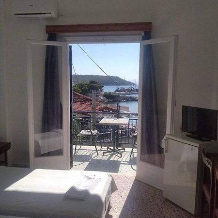Ammoudia Rooms Agia Marina  Eksteriør billede
